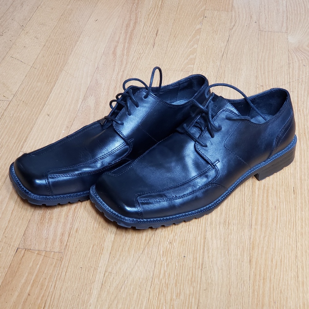 Steve Madden square-toe oxfords